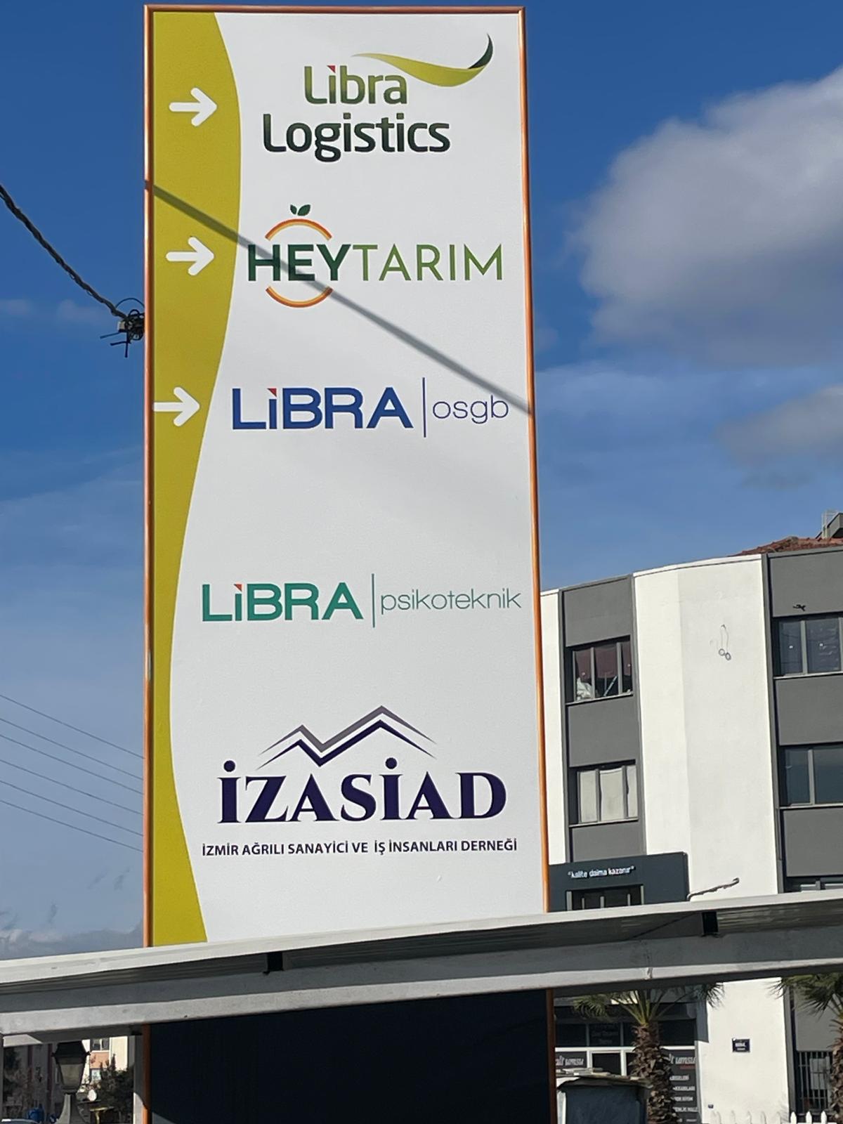 Libra Plaza yönlendirme totemi